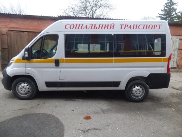 Борзнянська громада отримала новий спецавтомобіль для людей з обмеженими можливостями