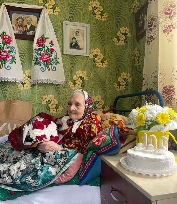 Сто років мудрості та стійкості:  Любов Григорівна Хоменко пережила епохи та виховала велике родинне дерево