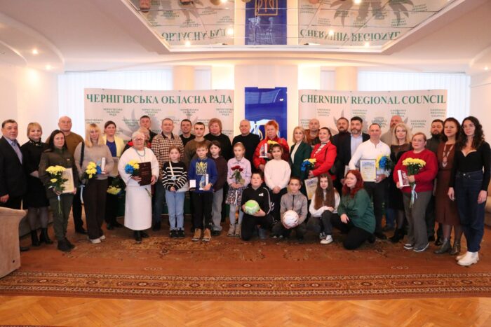 Колектив волонтерів із Борзни відзначили Подякою Чернігівської обласної ради