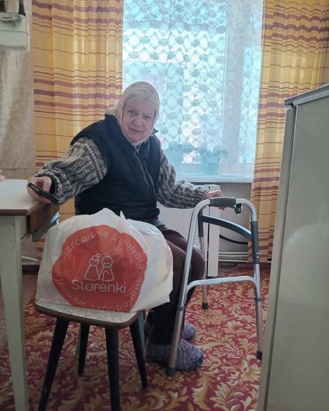 У Борзнянській громаді підопічні поважного віку отримали продуктові набори