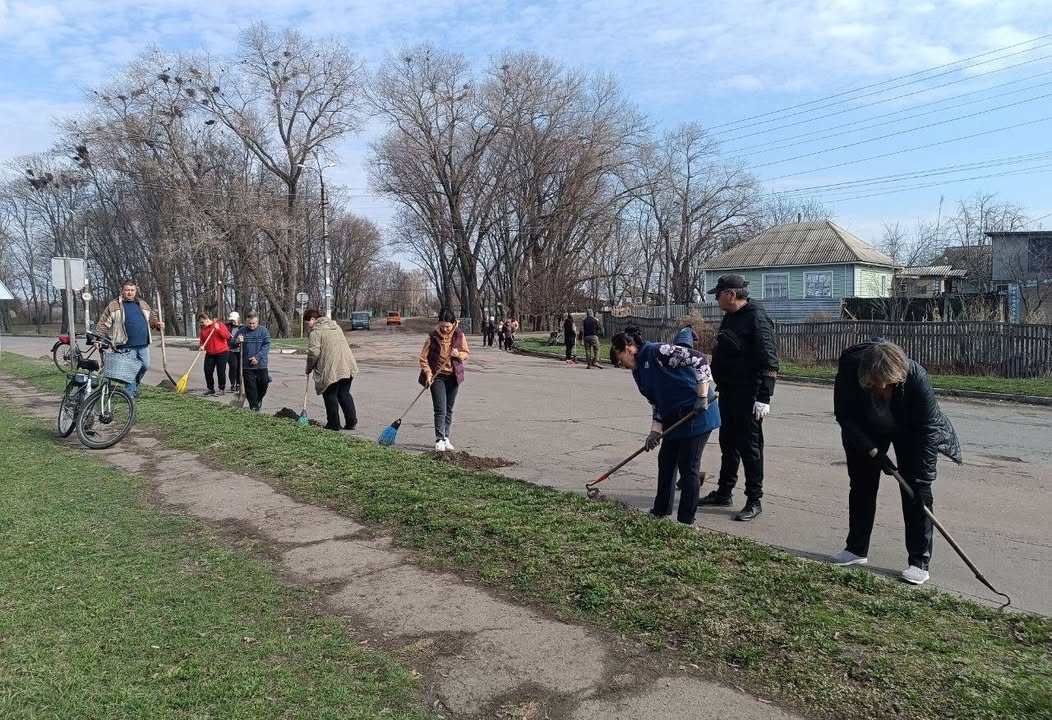 У Борзнянській громаді триває благоустрій населених пунктів до Великодня