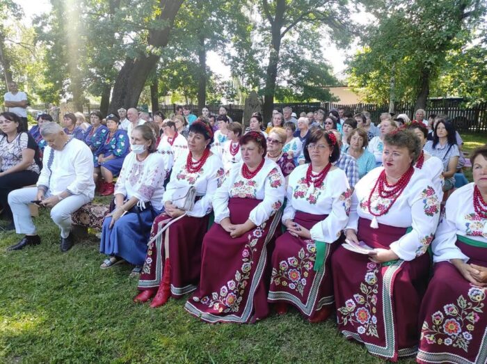 Жителі Борзни зібрали 6 800 гривень для військових на благодійному заході
