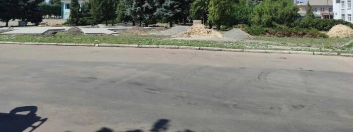 У Борзні збудують меморіал за 4 мільйони, а ремонти тротуарів скасували