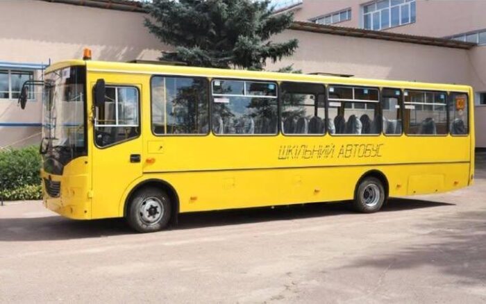 У Борзні передали новий спеціалізований шкільний автобус для місцевої школи
