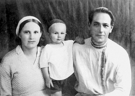 Хлопець, який утік від розстрілу під Борзною: Анатоль Олійник і його короткі тридцять три роки